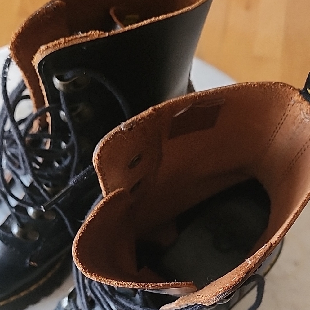 Dr. Martens Black Lace-Up Lug Sole Boots - Picture 5 of 7